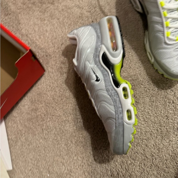 nike Air max plus (GS) size 6.5 NEW - Picture 3 of 4